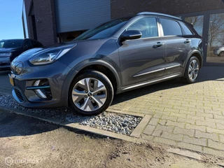 Hoofdafbeelding Kia e-Niro Kia e-Niro ExecutiveLine 64 kWh SOH = 100 %