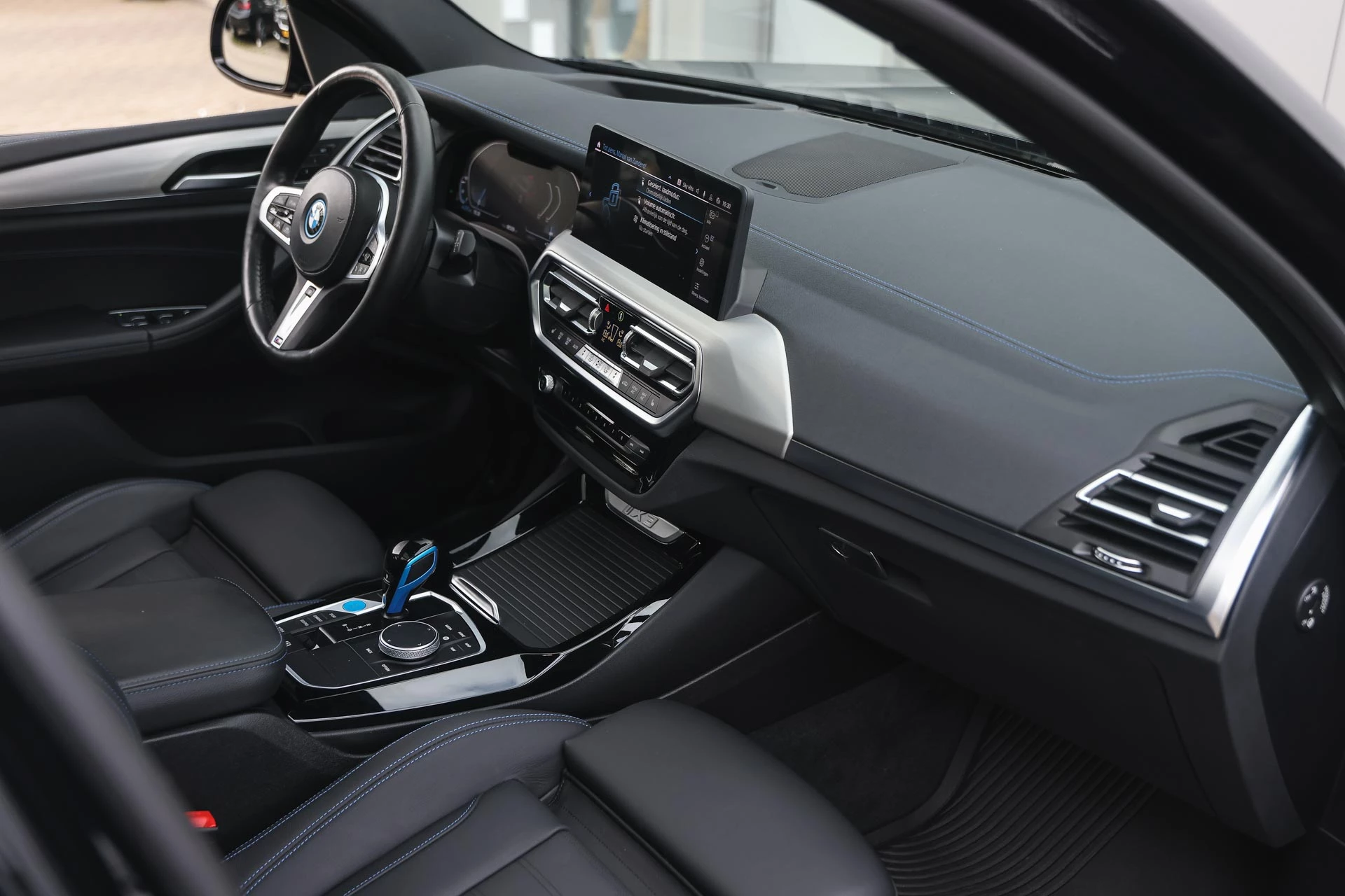 Hoofdafbeelding BMW iX3