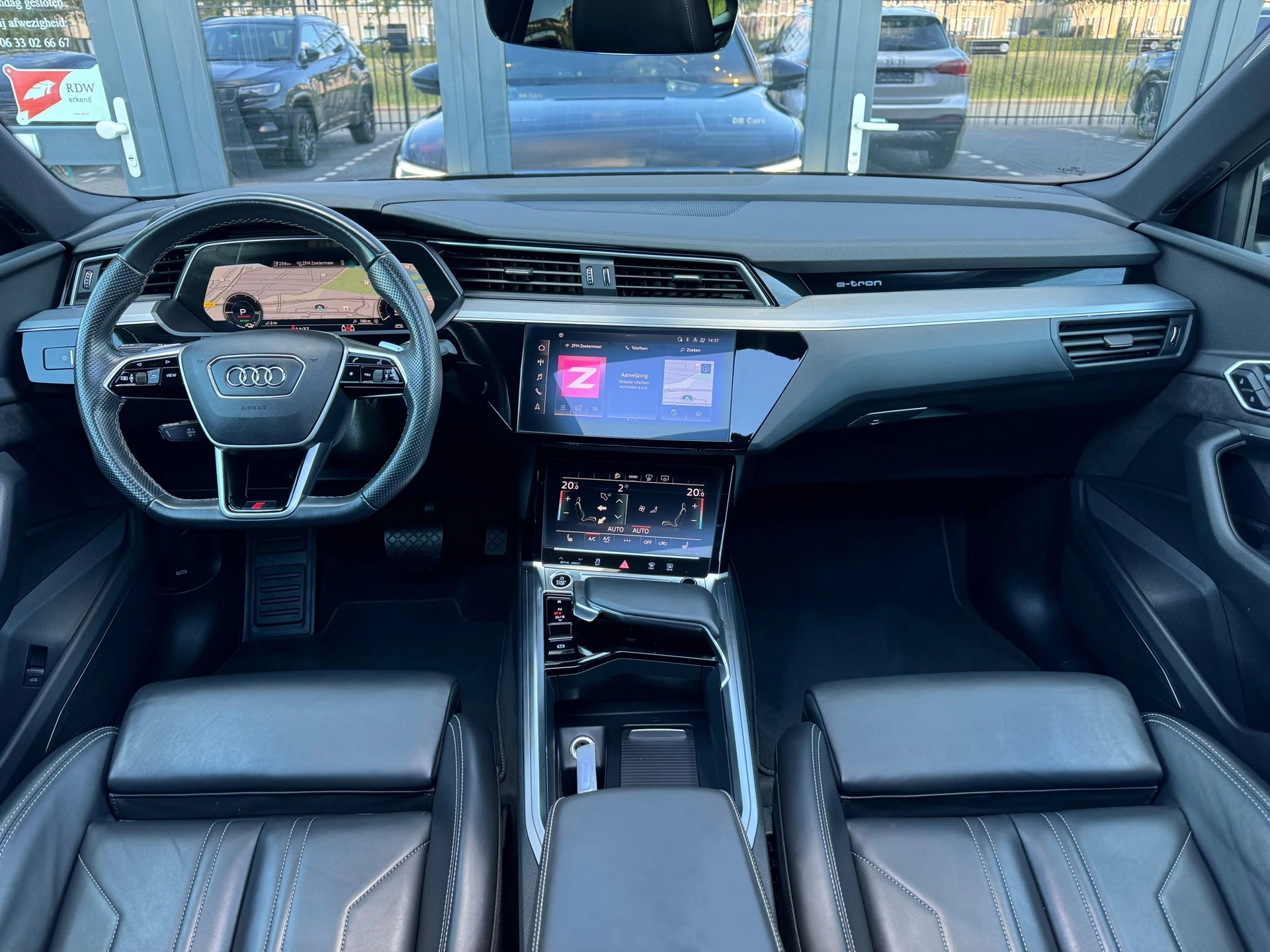 Hoofdafbeelding Audi e-tron
