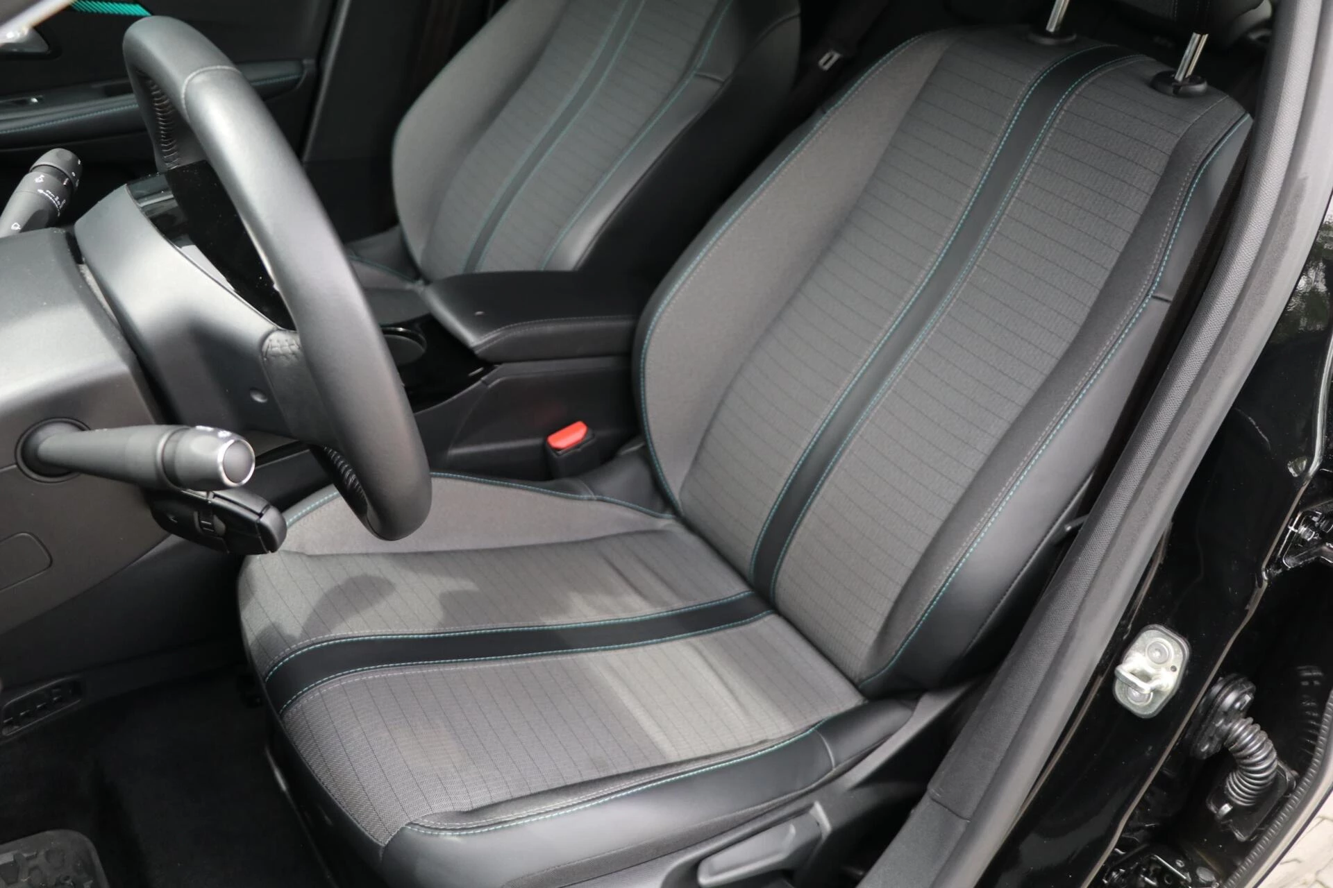 Hoofdafbeelding Peugeot e-208
