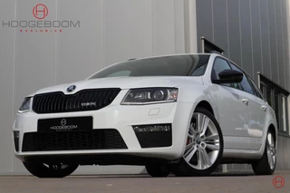 Skoda Octavia 2.0 TSI RS DSG 220 PK / 1e eigenaar / Kuipstoelen / Xenon / Stoelverwarming