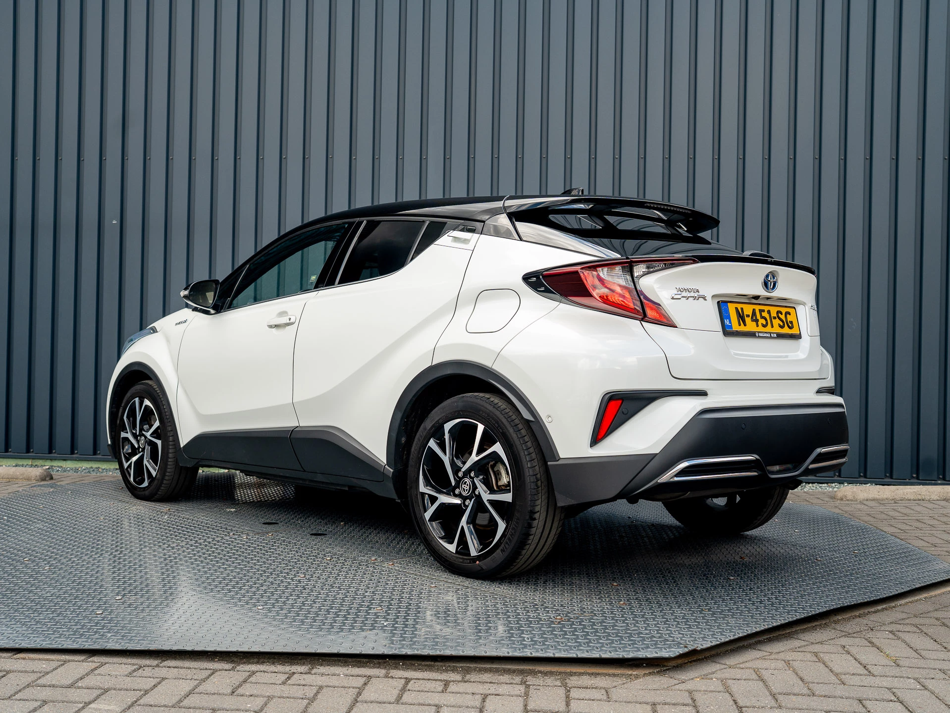 Hoofdafbeelding Toyota C-HR