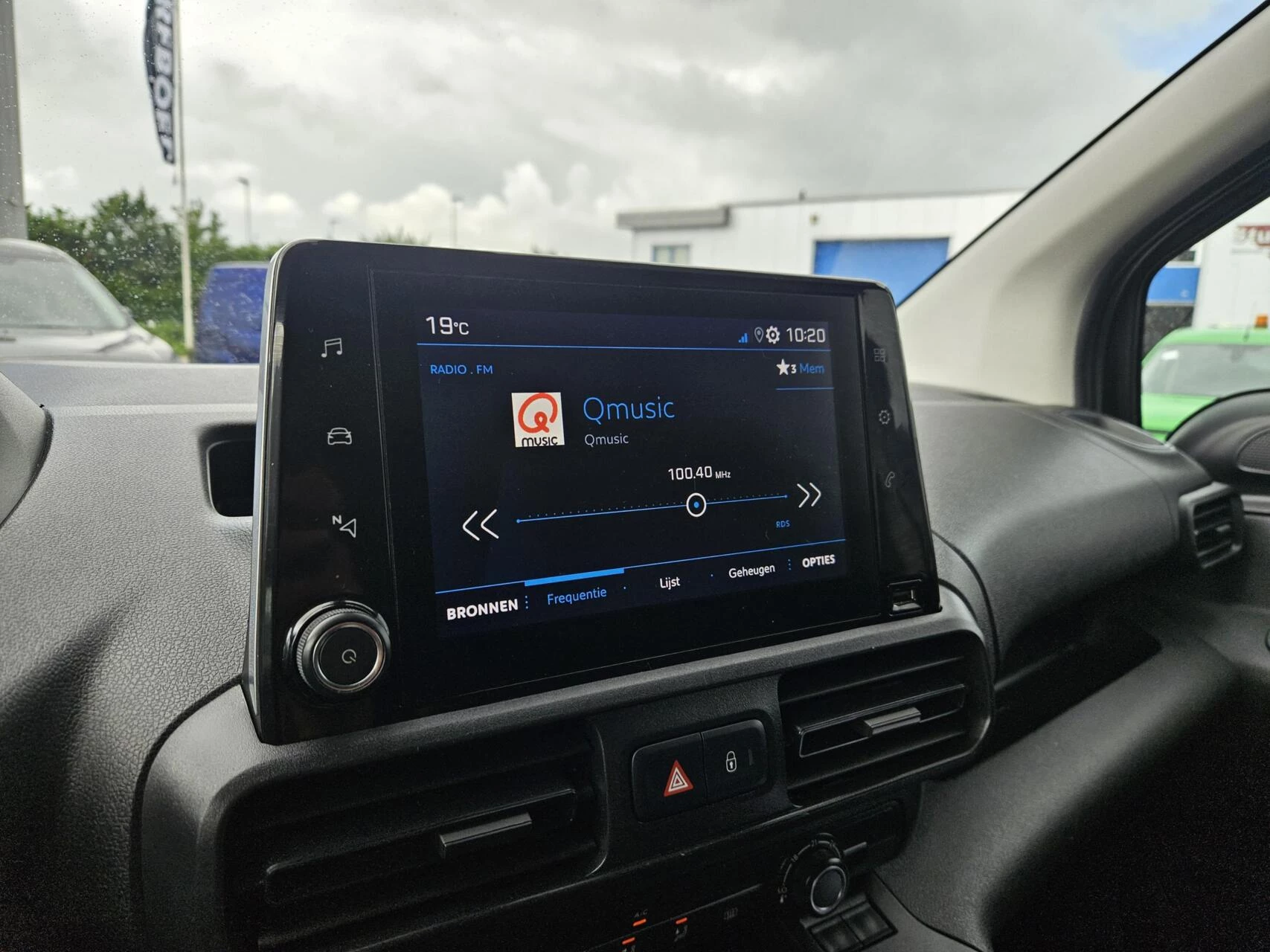 Hoofdafbeelding Peugeot Partner