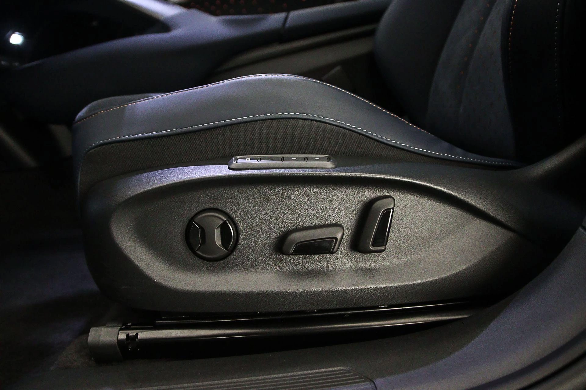 Hoofdafbeelding CUPRA Tavascan