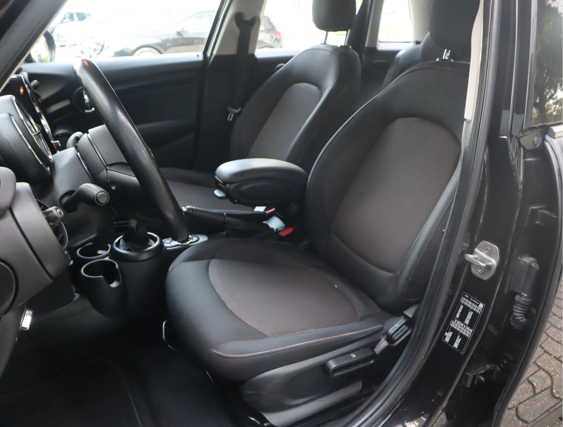 Hoofdafbeelding MINI 5-deurs