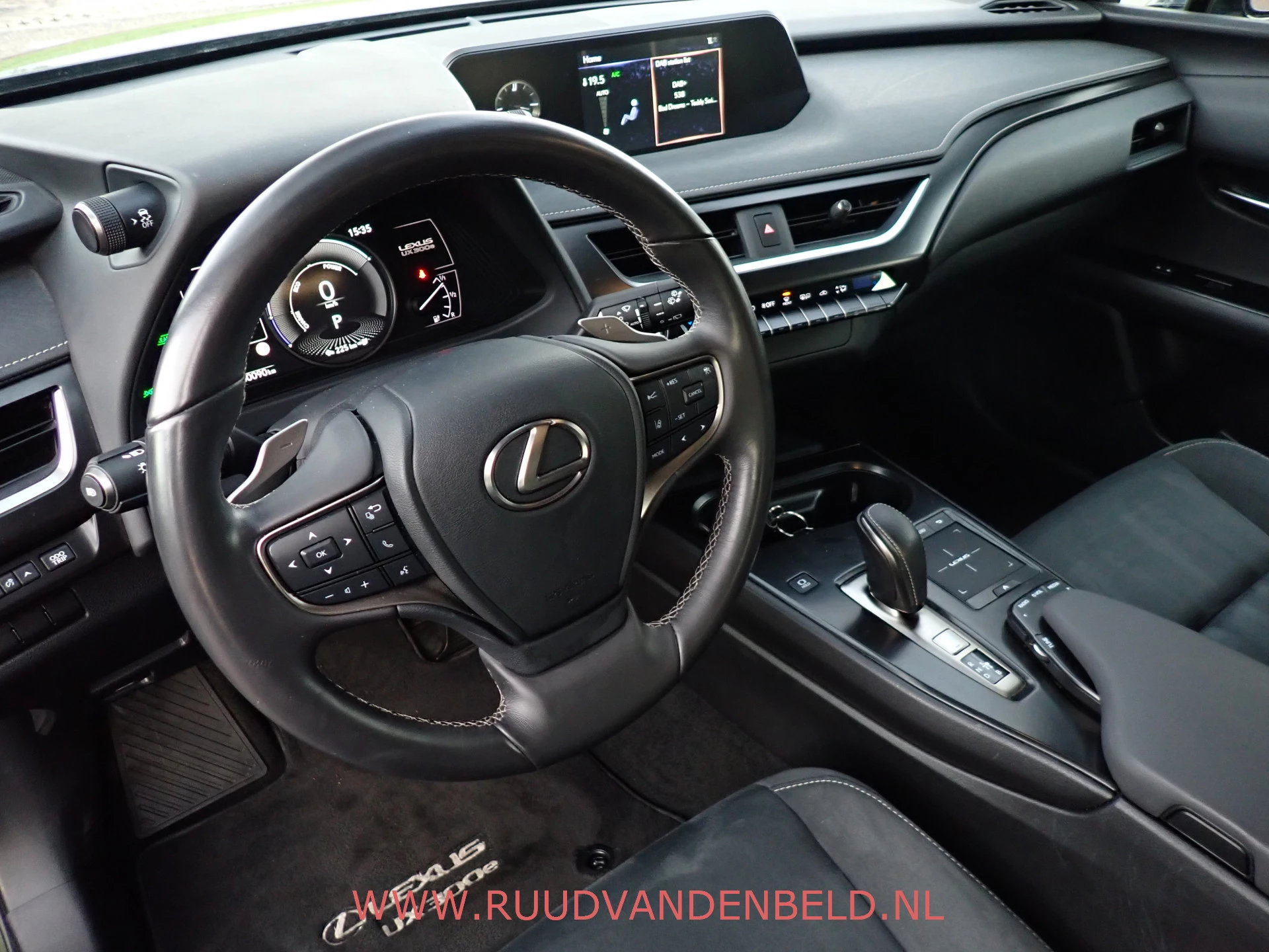 Hoofdafbeelding Lexus UX