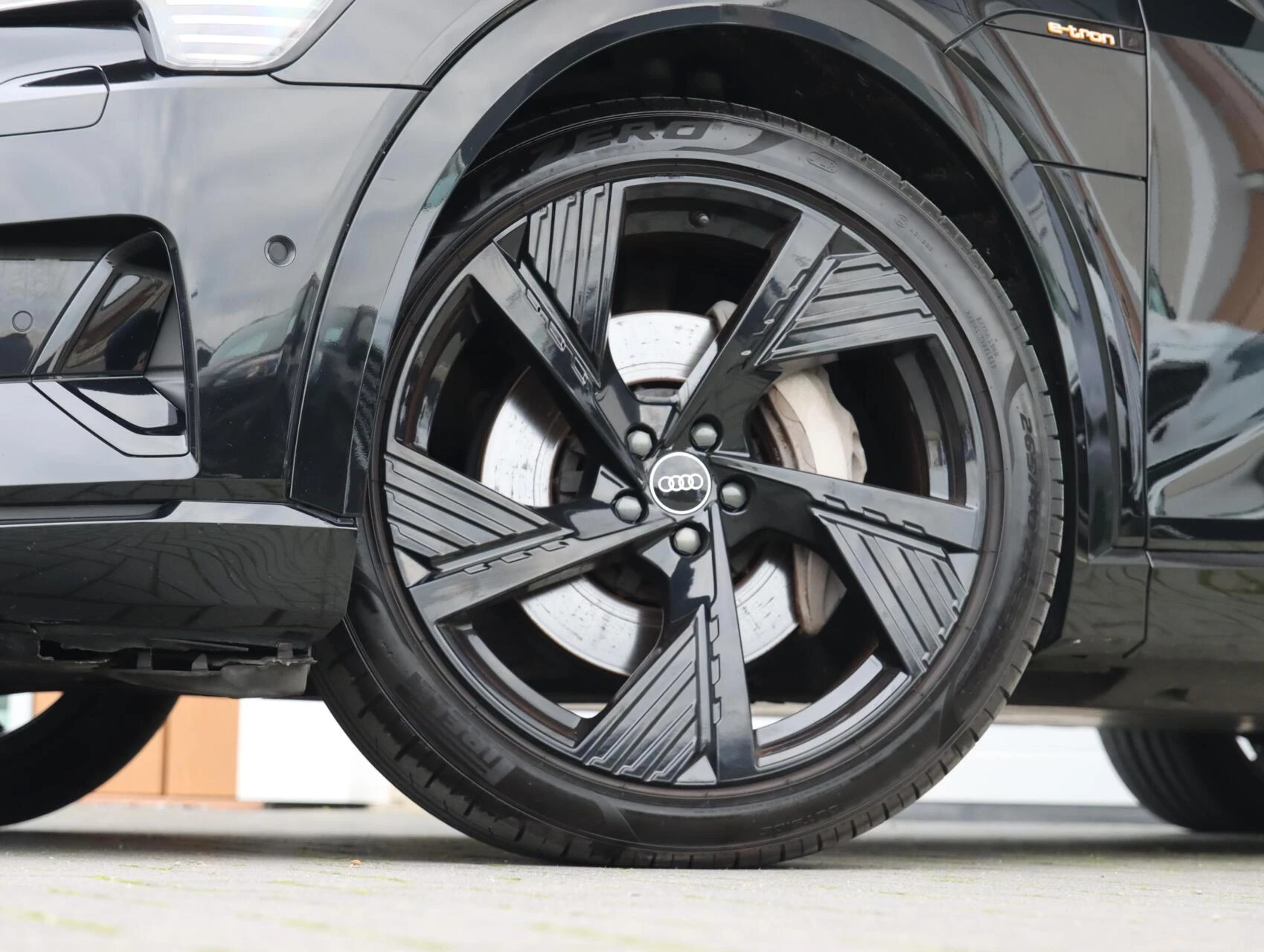 Hoofdafbeelding Audi e-tron