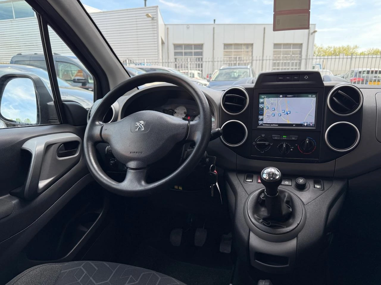 Hoofdafbeelding Peugeot Partner