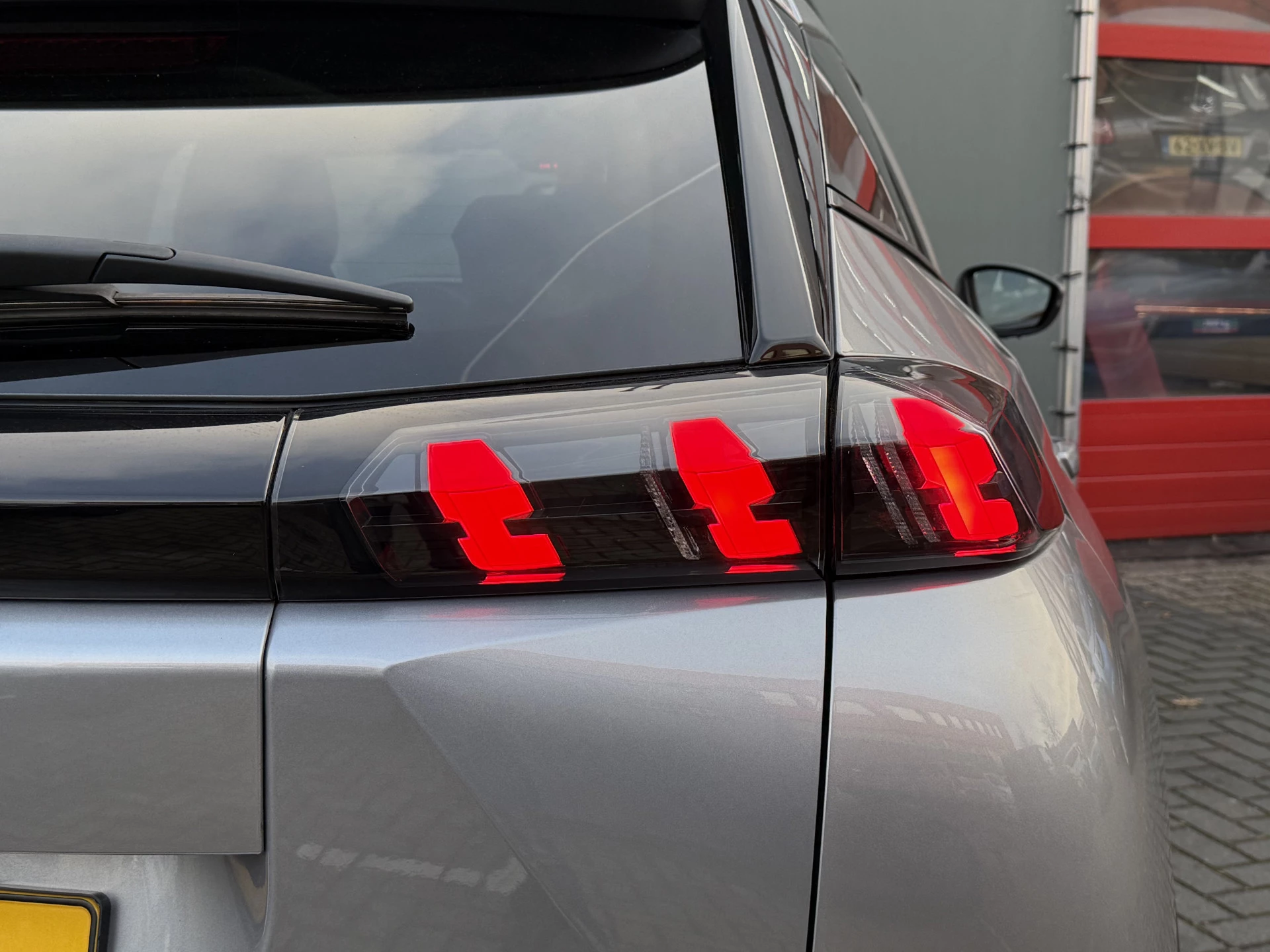 Hoofdafbeelding Peugeot e-2008