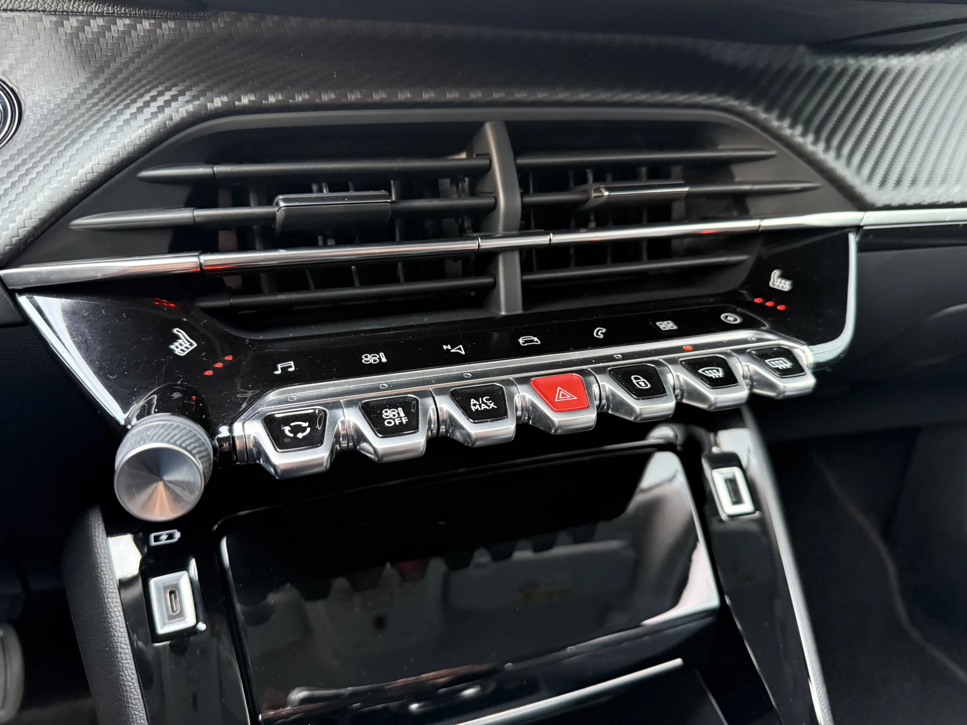 Hoofdafbeelding Peugeot e-2008