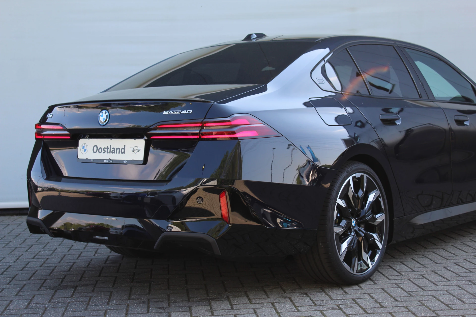 Hoofdafbeelding BMW i5