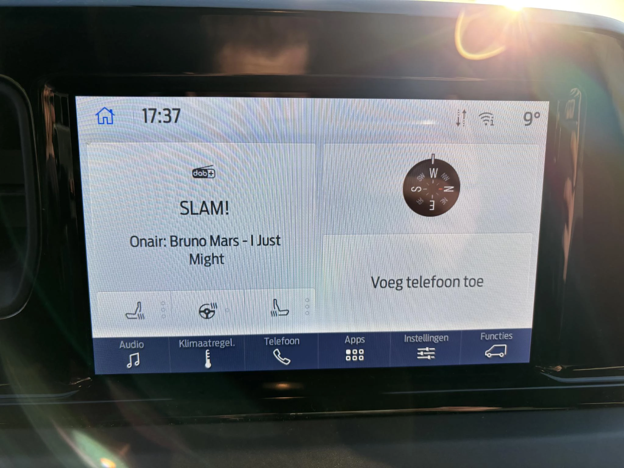 Hoofdafbeelding Ford Transit Courier