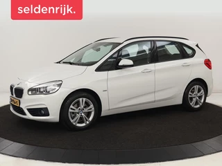 BMW 2-serie Active Tourer 220i High Executive | Trekhaak | Head-up display | Cruise Control | lederen bekleding | LED koplampen | Navigatie | Stoelverwarming | LMV 17 |