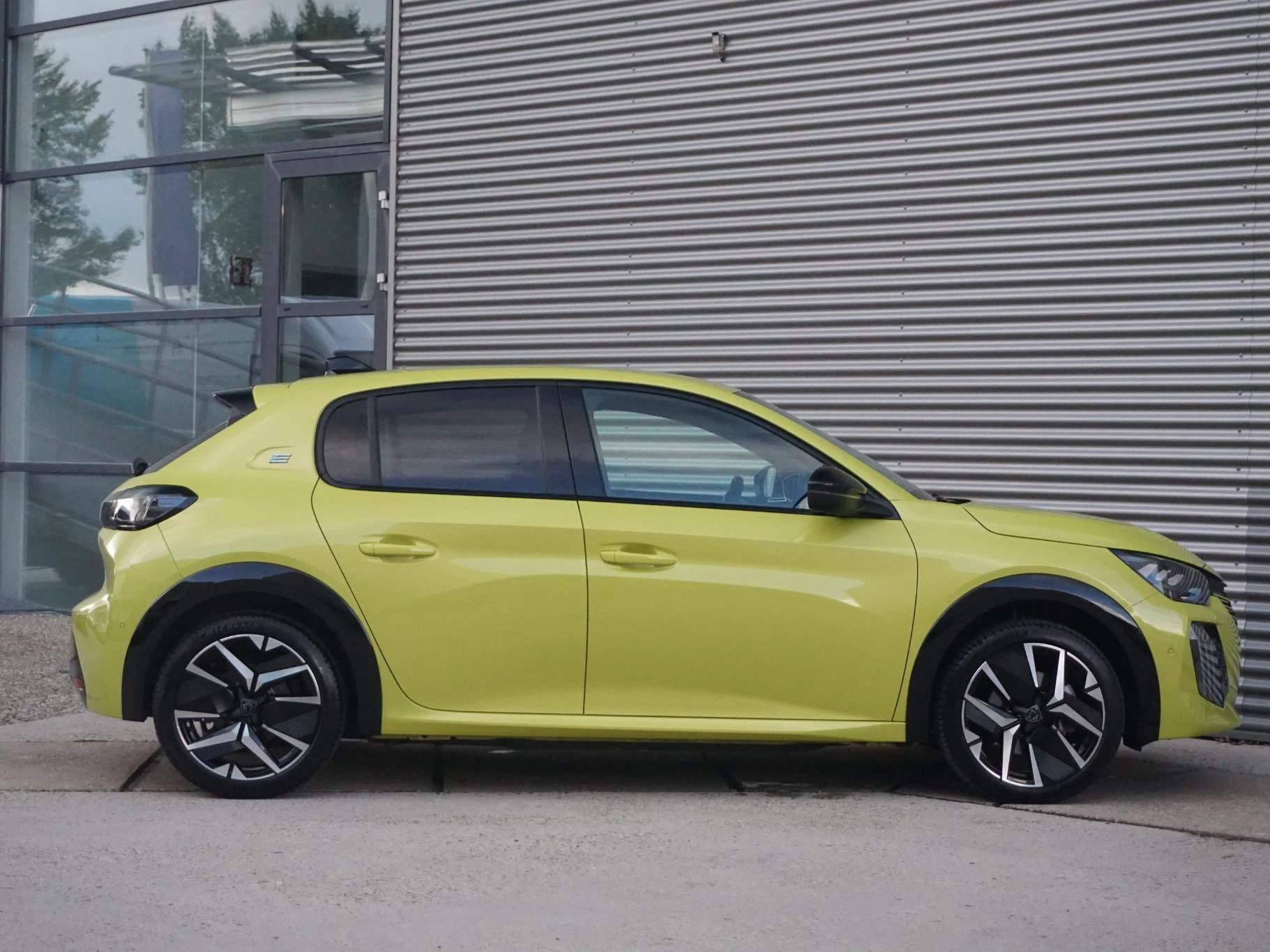 Hoofdafbeelding Peugeot e-208
