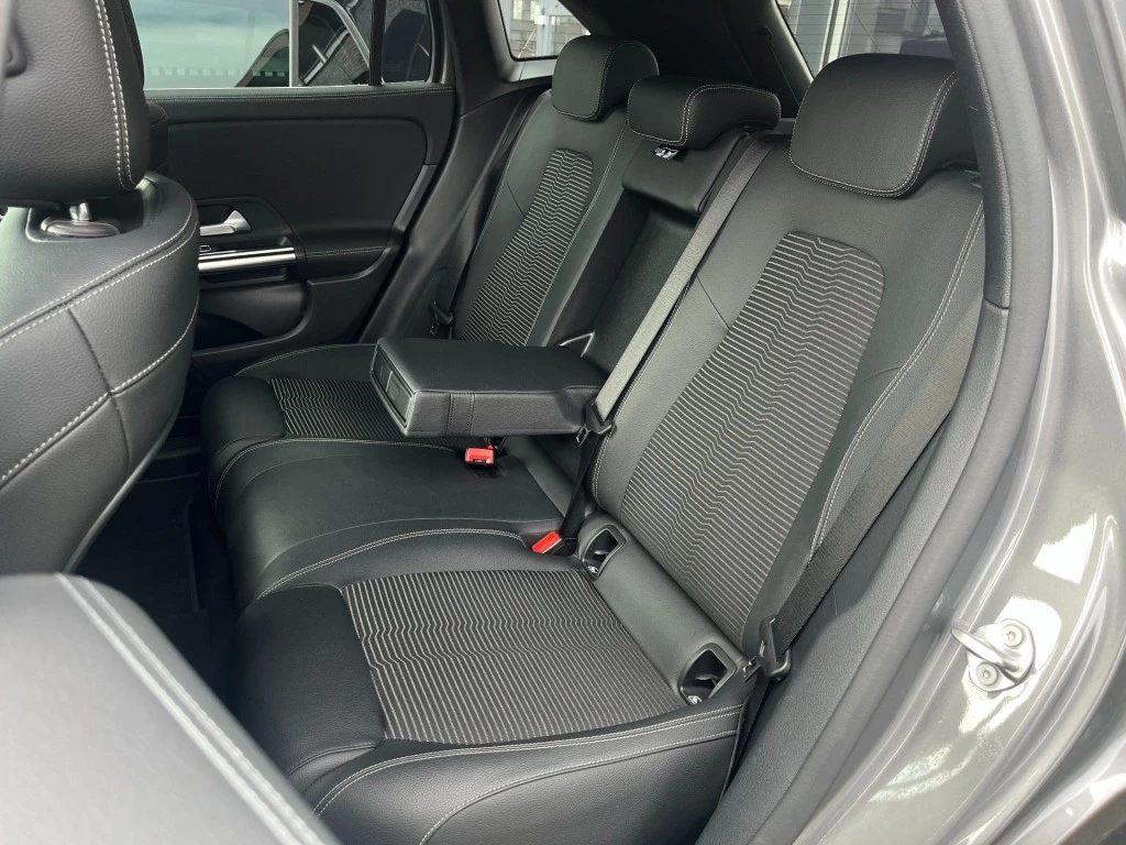 Hoofdafbeelding Mercedes-Benz EQA