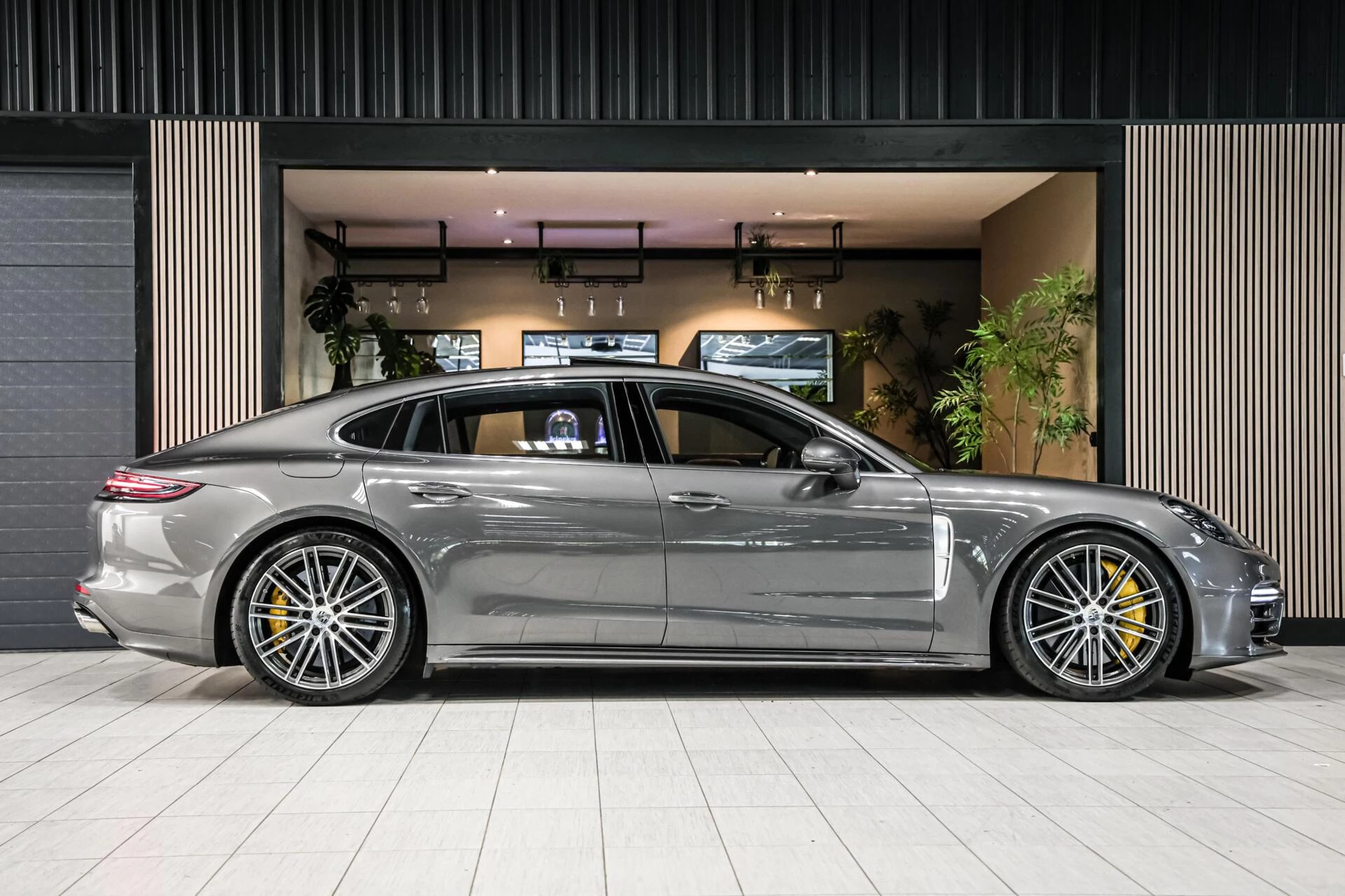 Hoofdafbeelding Porsche Panamera
