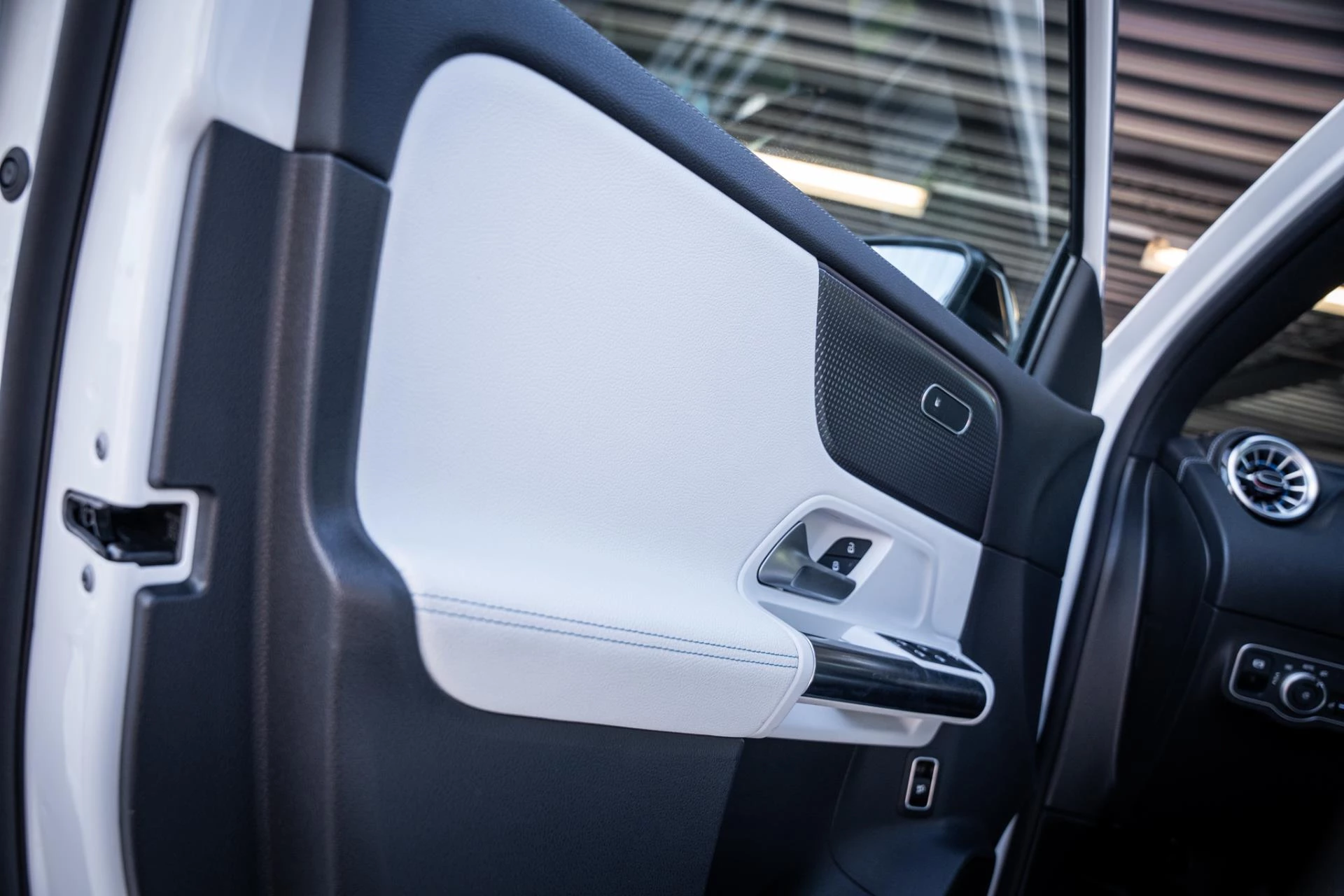 Hoofdafbeelding Mercedes-Benz EQA