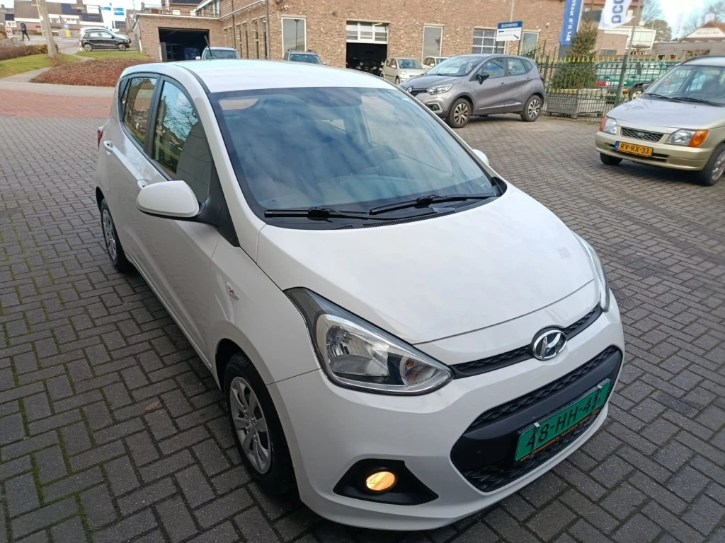 Hoofdafbeelding Hyundai i10