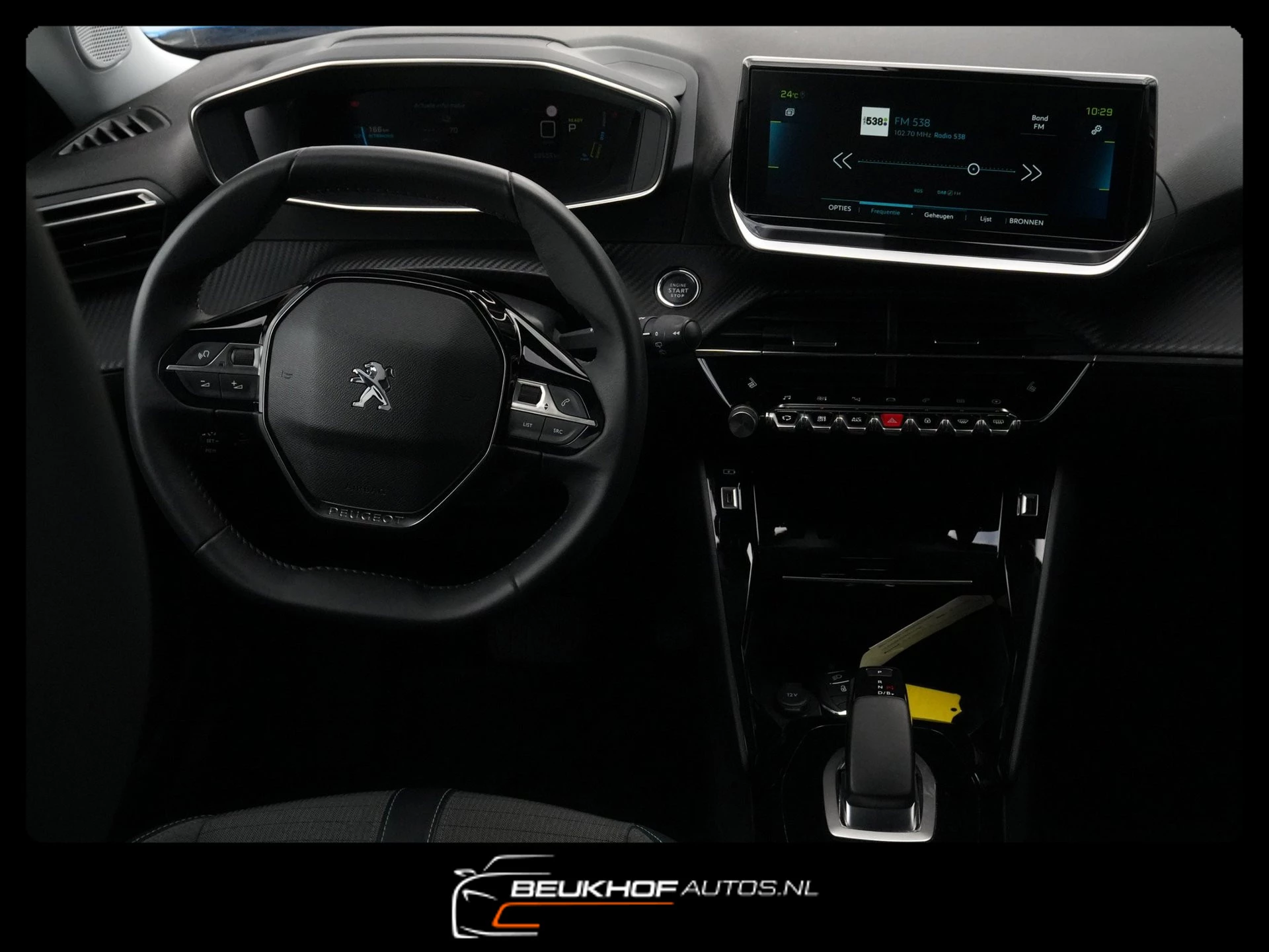 Hoofdafbeelding Peugeot e-2008