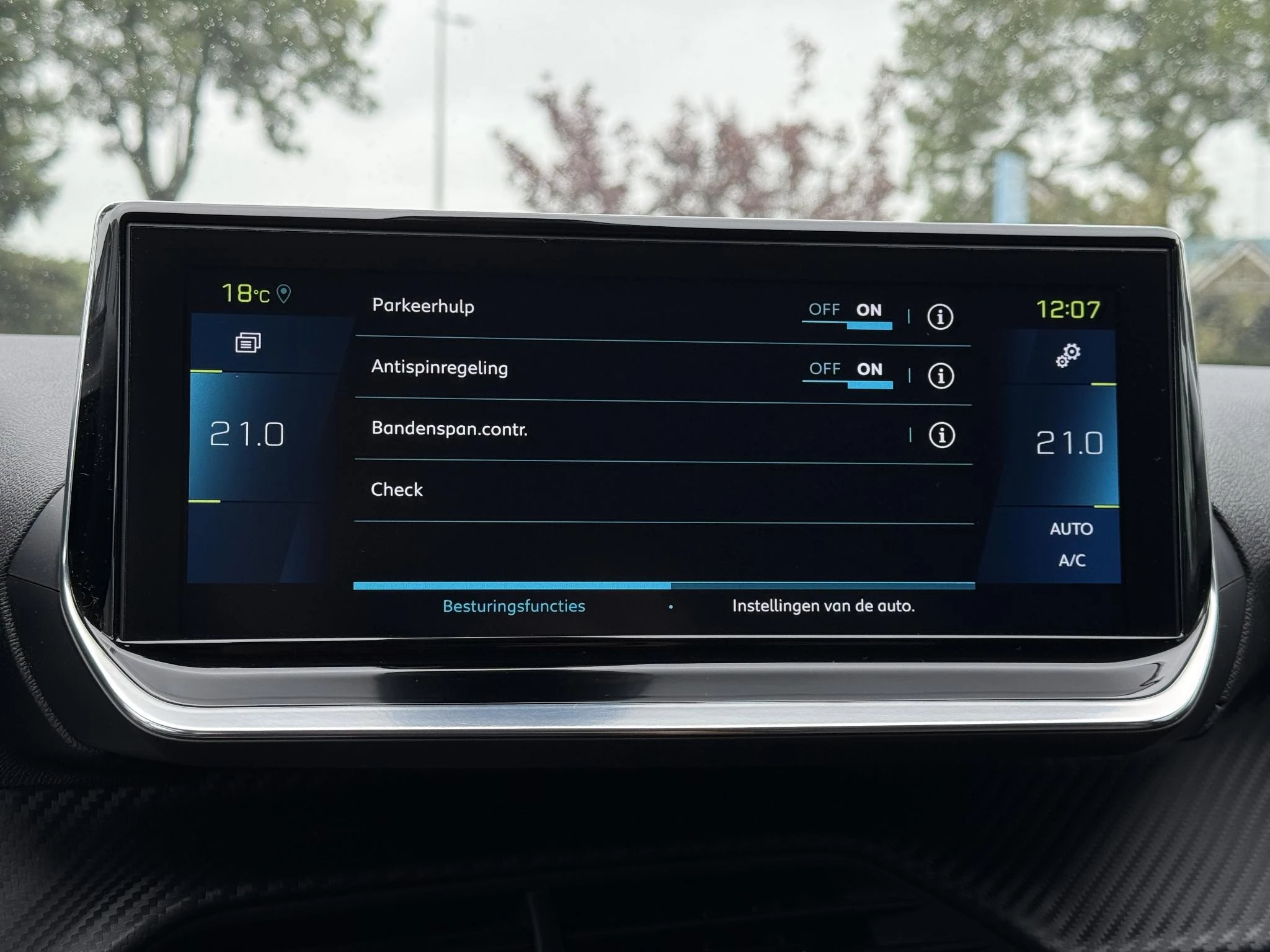 Hoofdafbeelding Peugeot e-208