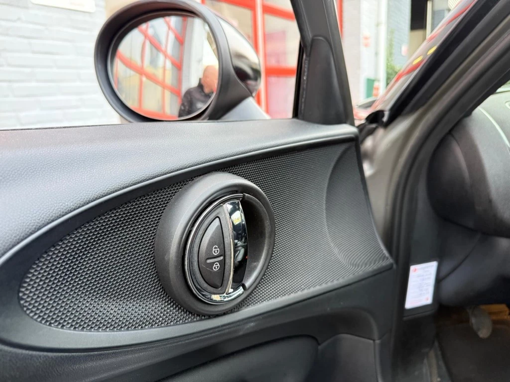 Hoofdafbeelding MINI One