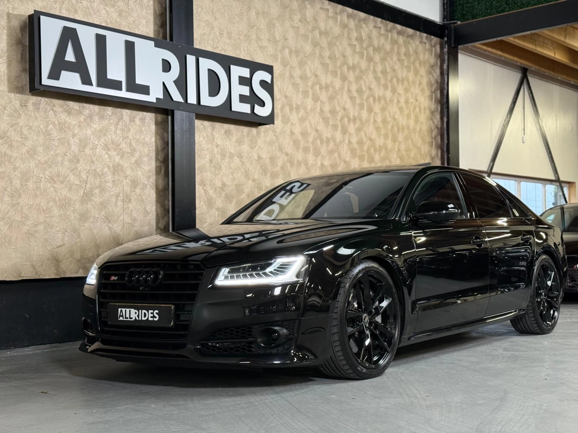 Hoofdafbeelding Audi S8