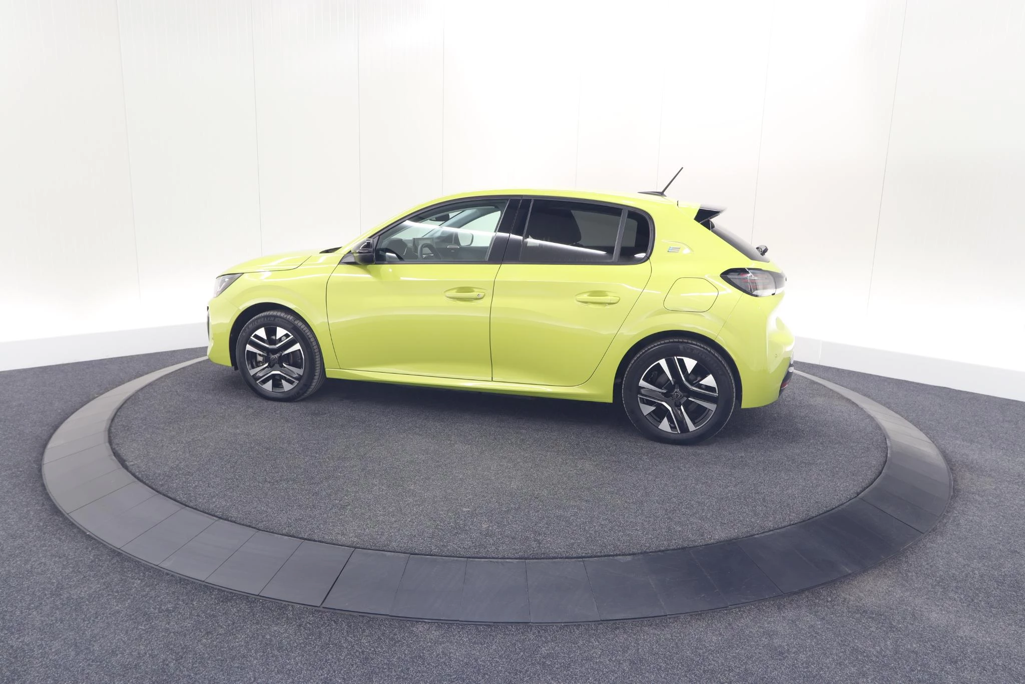 Hoofdafbeelding Peugeot e-208