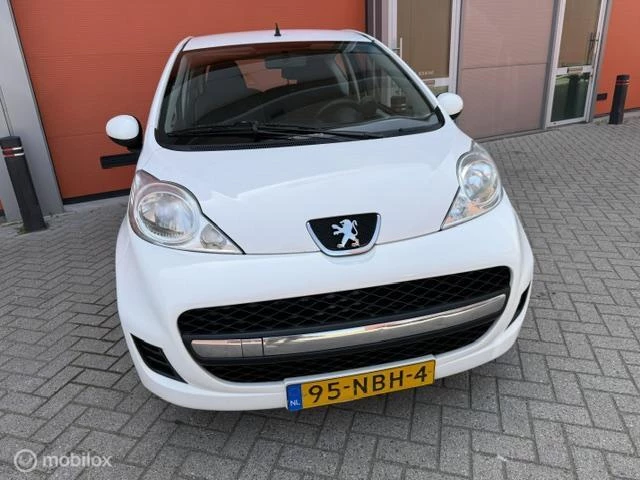 Hoofdafbeelding Peugeot 107