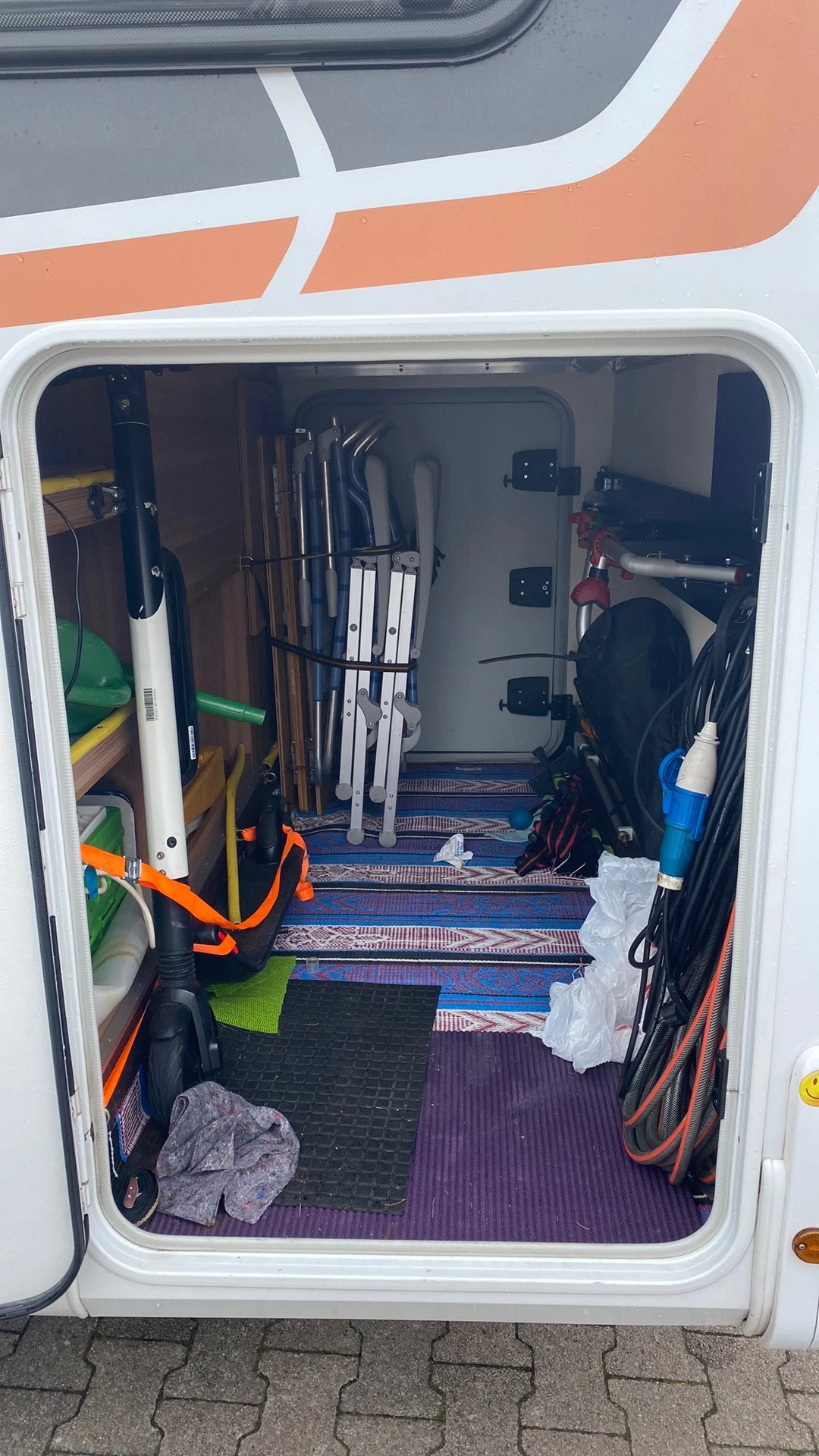 Hoofdafbeelding Weinsberg R57