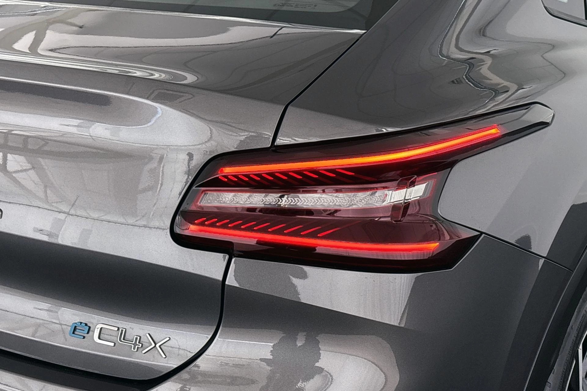 Hoofdafbeelding Citroën ë-C4 X