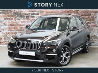 BMW X1 sDrive18i High Executive xLine Automaat / Trekhaak / Panoramadak / Head Up-Display / Achteruitrijcamera / Leder / Lichtpakket / Navigatie / Stoelverwarming / Parking Assistant / DAB / Cruise Control / 18 Inch