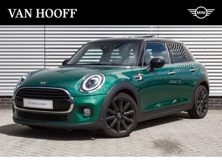 MINI Cooper Hatchback 60 Years Automaat / Panoramadak / LED / Comfort Access / Head-Up / Park Assistant / Stoelverwarming / Extra getint glas achter