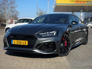 Hoofdafbeelding Audi RS5 Audi RS5 2.9 TFSI DSG 450PK HUD B&O PANODAK MASSAGESTOELEN CAMERA KERAMIC