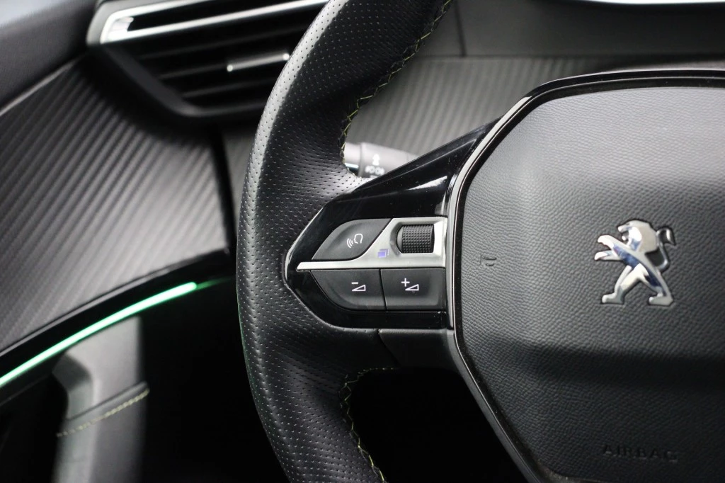 Hoofdafbeelding Peugeot e-2008