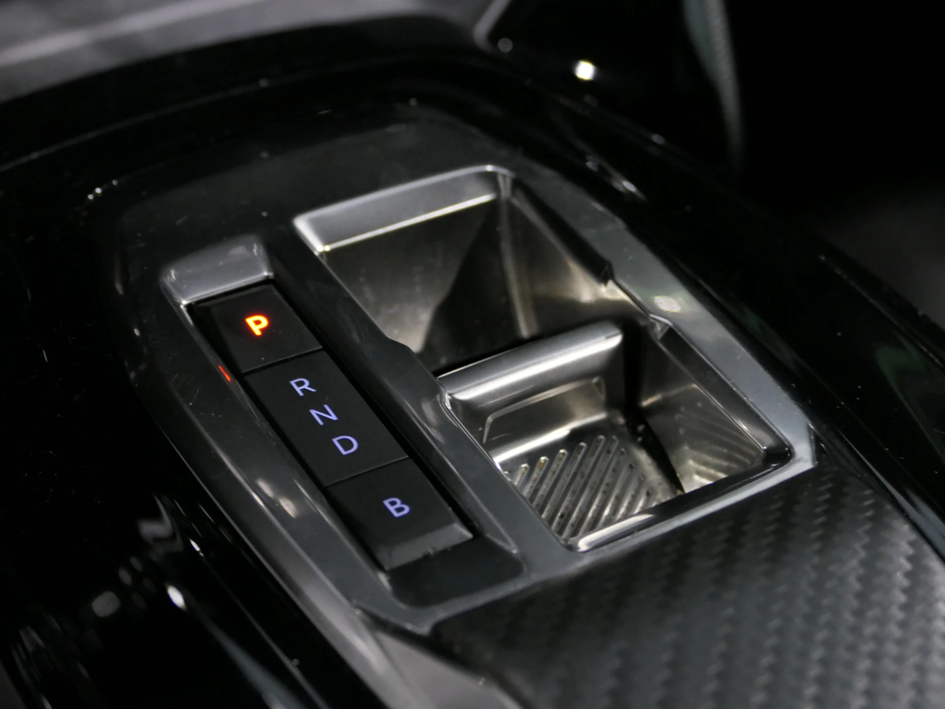 Hoofdafbeelding Peugeot e-2008