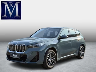 Hoofdafbeelding BMW iX1 BMW iX1 xDrive30 67 kWh VAN € 41.900,- VOOR € 38.440,- UW LENTEVOORDEEL: € 3.460,-!| M-SPORT| COMPLEET | SOH 99% | ELEK. ACHTERKLEP |STOELVERWARMING| ACHTERUITRIJCAMERA| COMFORT ACCESS| APPLE CARPLAY/ ANDROID AUTO|