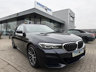 BMW 5 Serie Touring 530e xDrive M Sport Trekhaak | Stuurverw. | HiFi | Camera | Stoelverw.