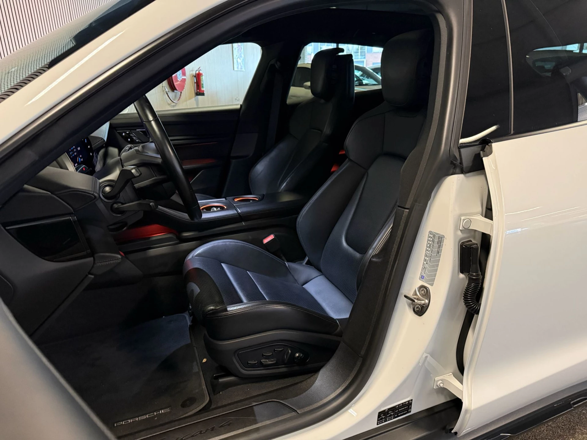 Hoofdafbeelding Porsche Taycan