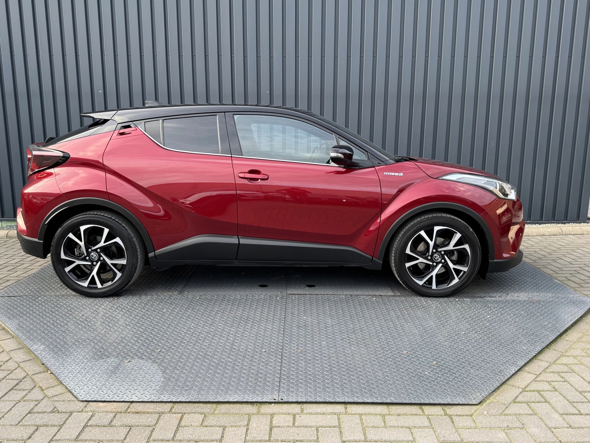 Hoofdafbeelding Toyota C-HR