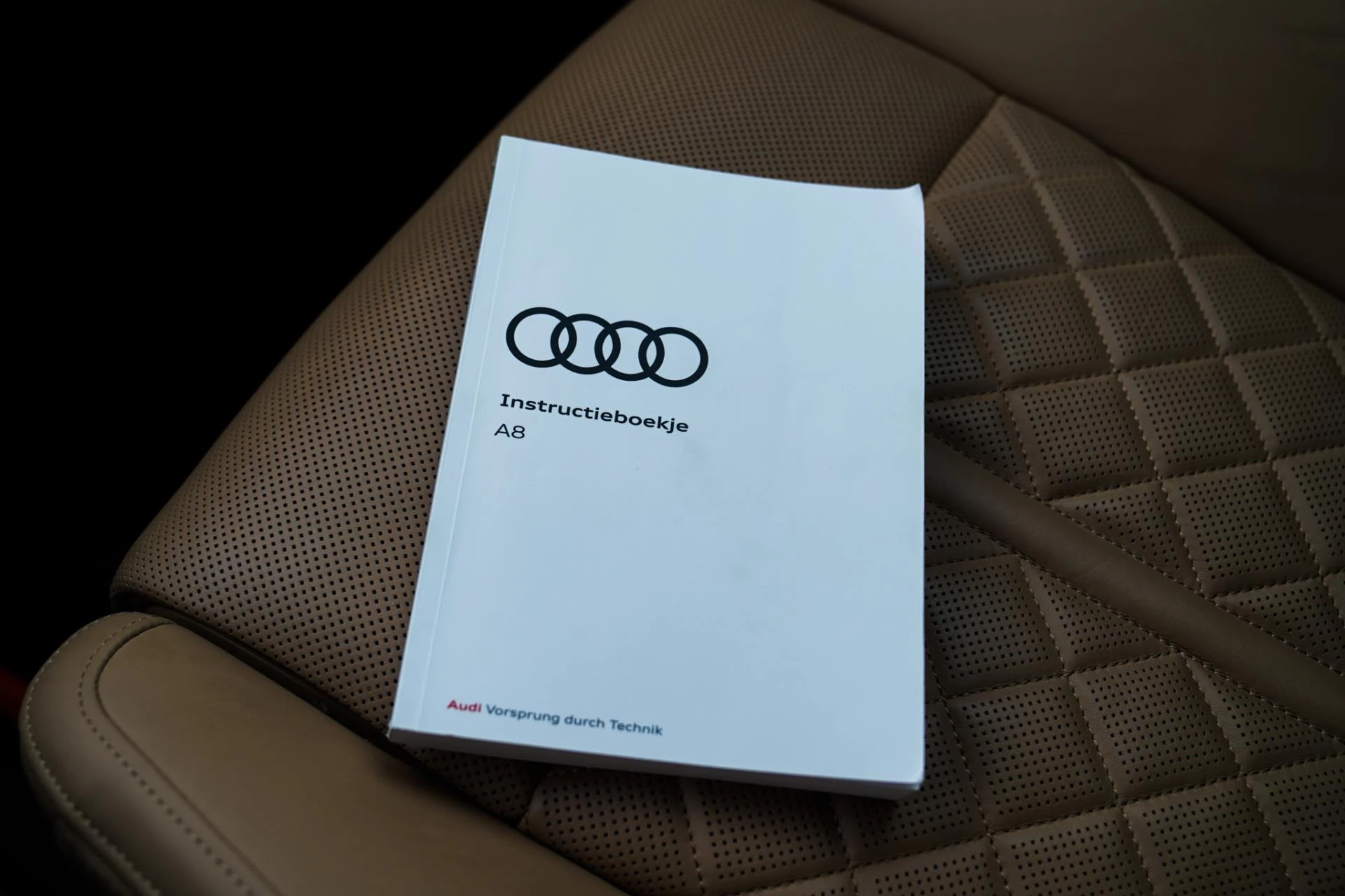 Hoofdafbeelding Audi A8
