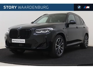 BMW X3 xDrive30e High Executive M Sport Automaat / Panoramadak / Trekhaak / Sportstoelen / Comfort Access / Parking Assistant Plus / LED / Stuurverwarming