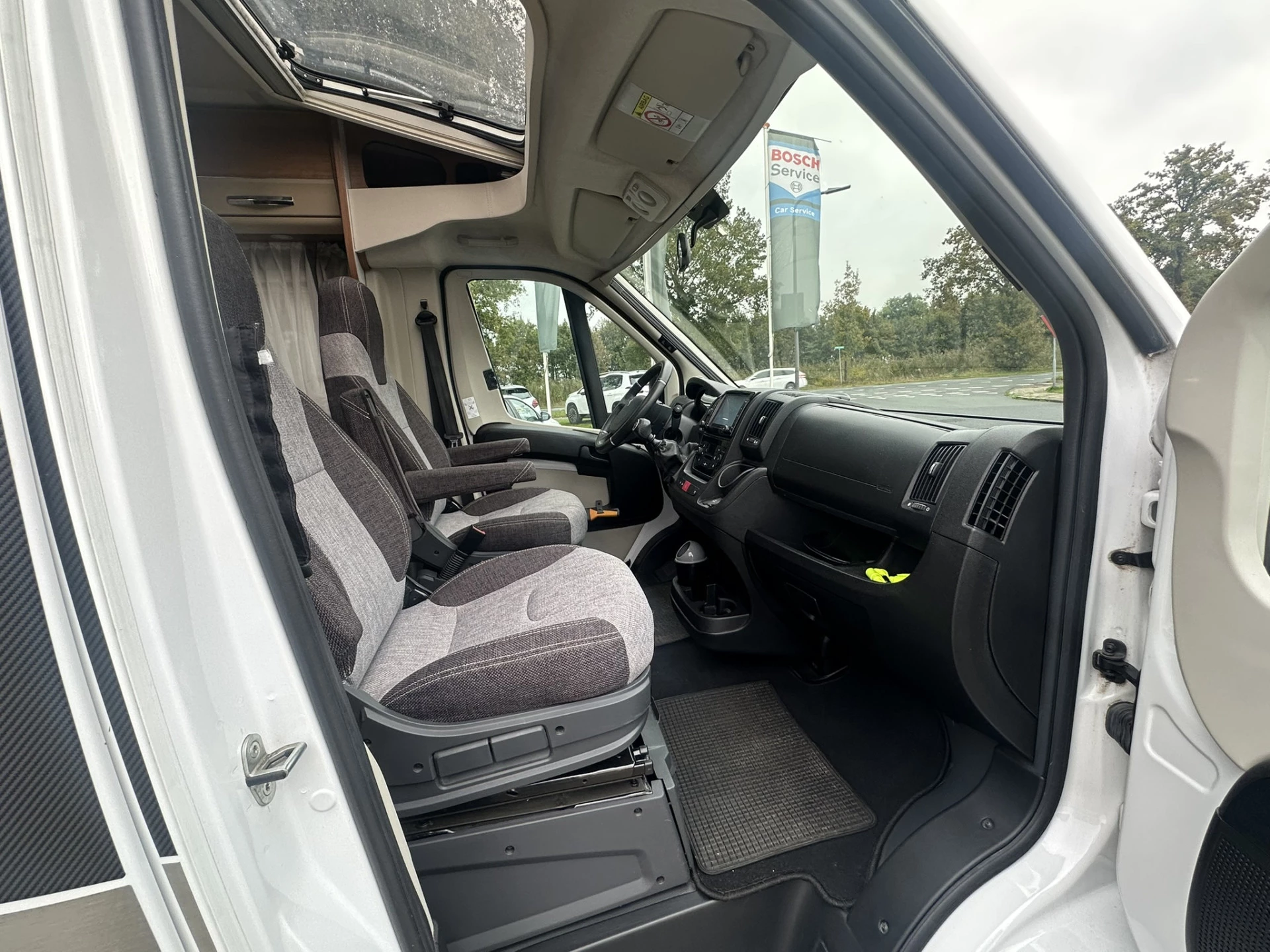Hoofdafbeelding Knaus Peugeot