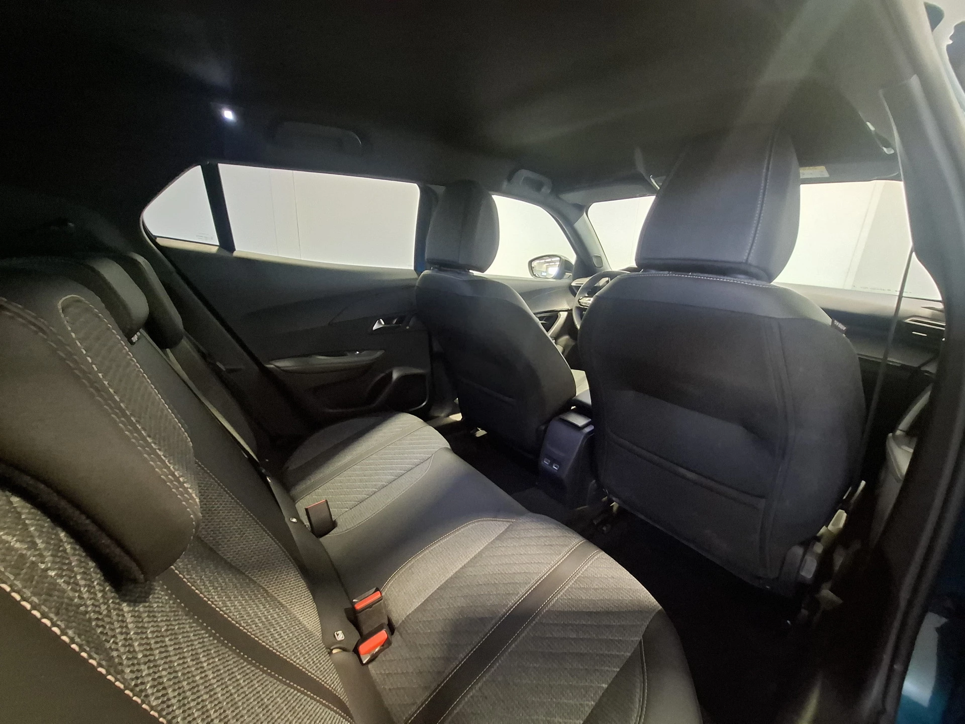 Hoofdafbeelding Peugeot e-2008