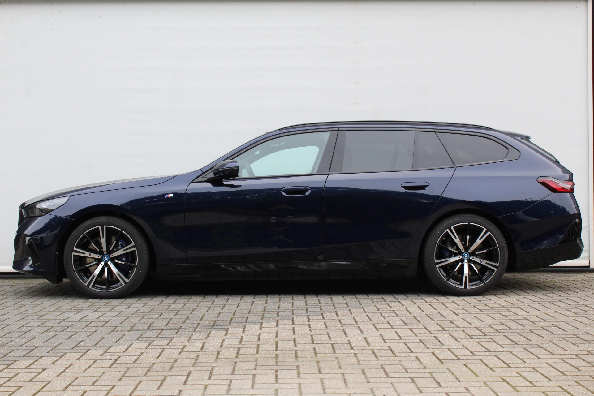 Hoofdafbeelding BMW i5