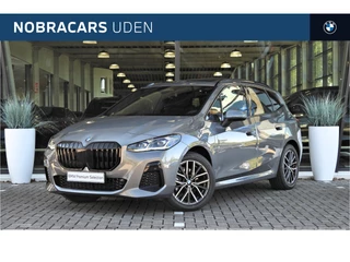 BMW 2 Serie Active Tourer 225e xDrive M Sport Automaat / Trekhaak / Panoramadak / Sportstoelen / Comfort Access / Adaptieve LED / M Adaptief onderstel