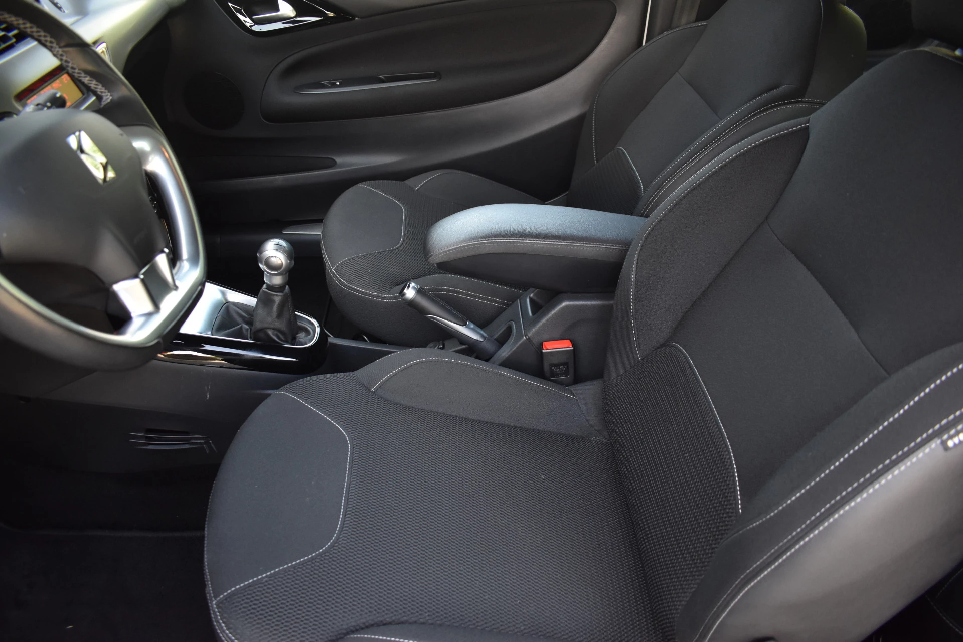 Hoofdafbeelding DS DS 3