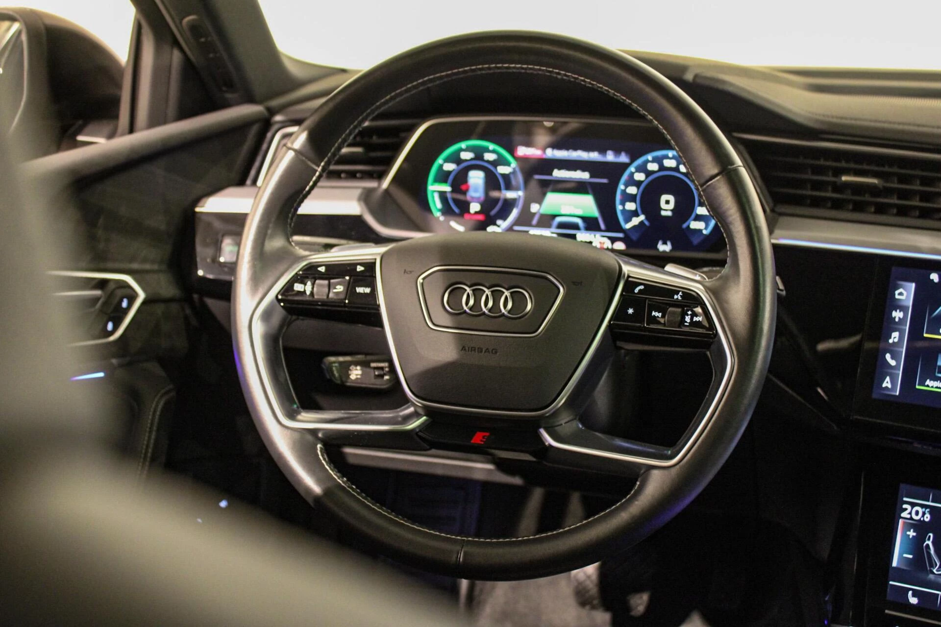 Hoofdafbeelding Audi e-tron