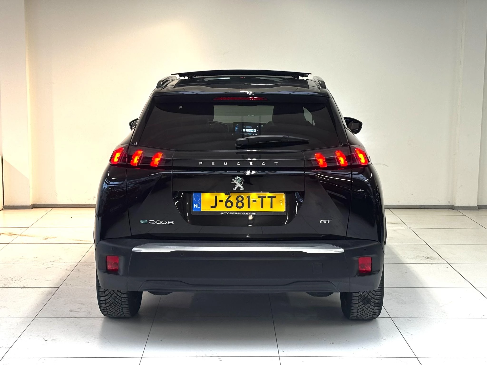 Hoofdafbeelding Peugeot e-2008