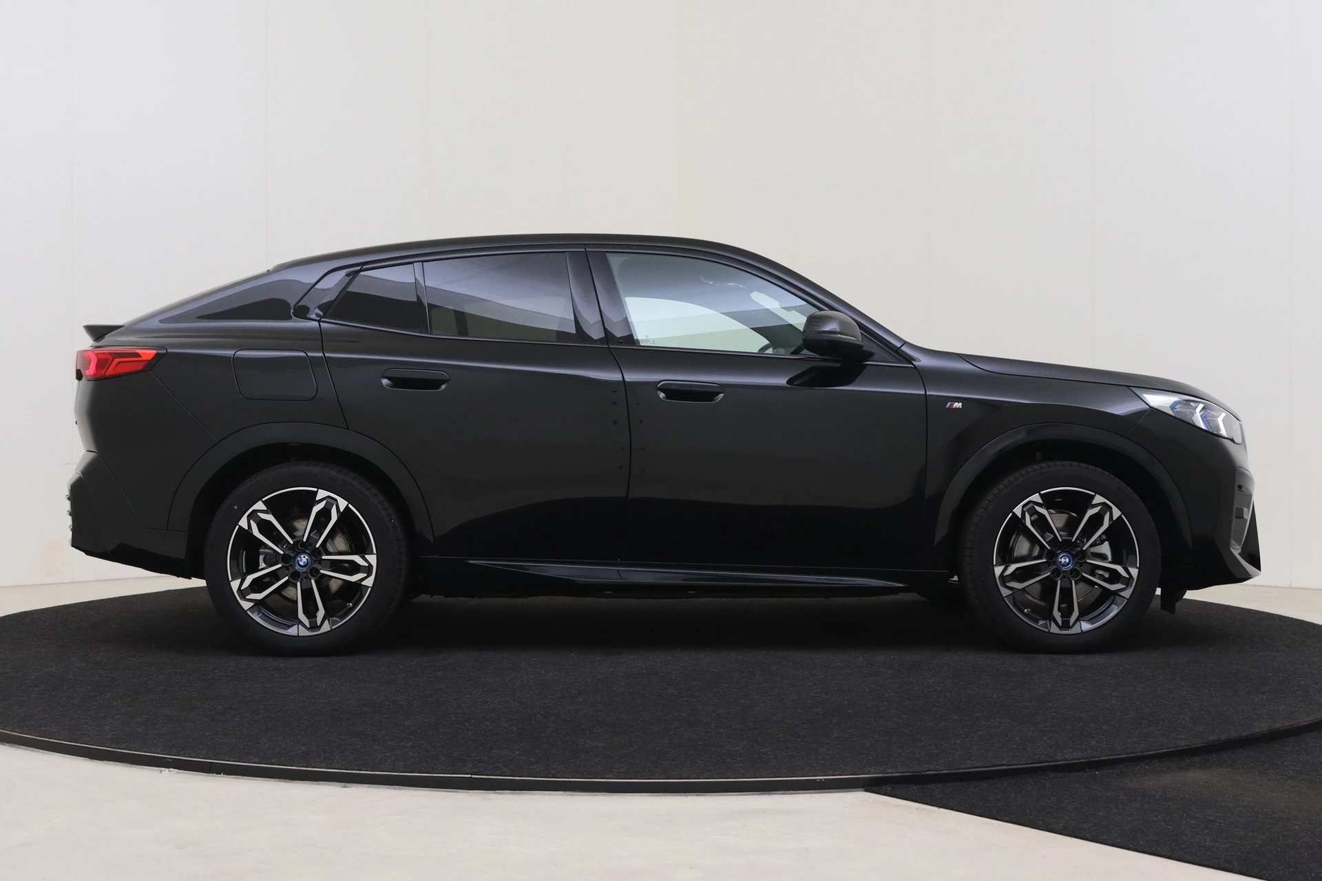 Hoofdafbeelding BMW iX2