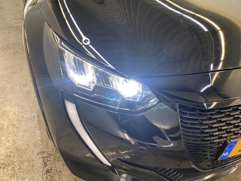 Hoofdafbeelding Peugeot e-208